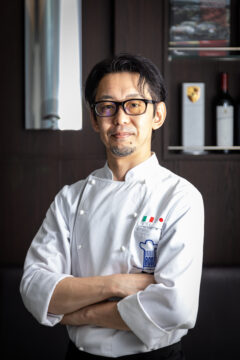 國際グループレストラン統括プロデューサー ※ポルシェレストラン総料理長歴任 林　祐司　シェフ